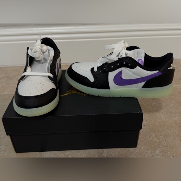 Jordan 1 Retro Low OG. Brand new! Box included. - Picture 2 of 5